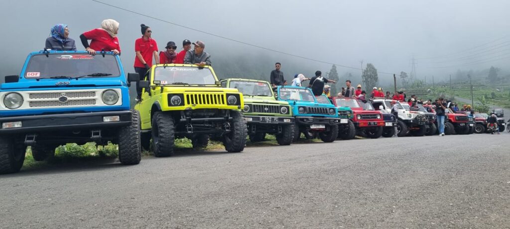 banner jeep dieng