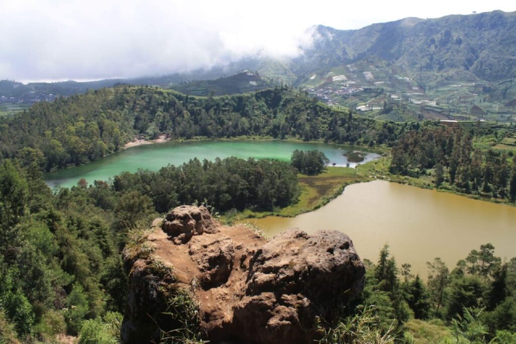 batu pandang ratapan angin