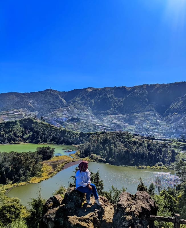 batu pandang telaga warna