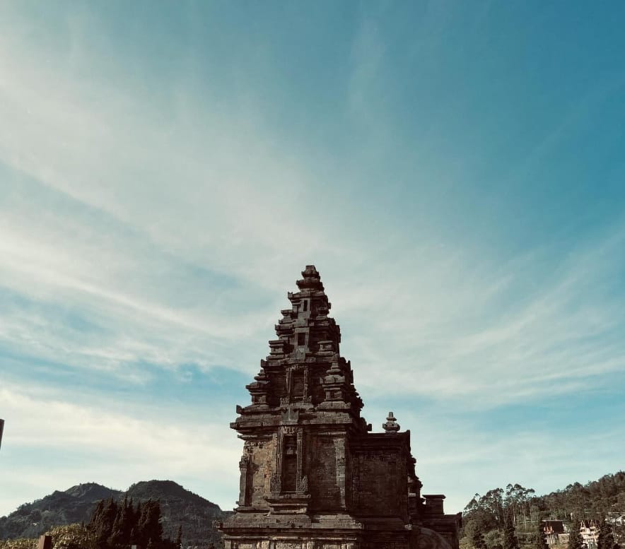 candi arjuna dieng