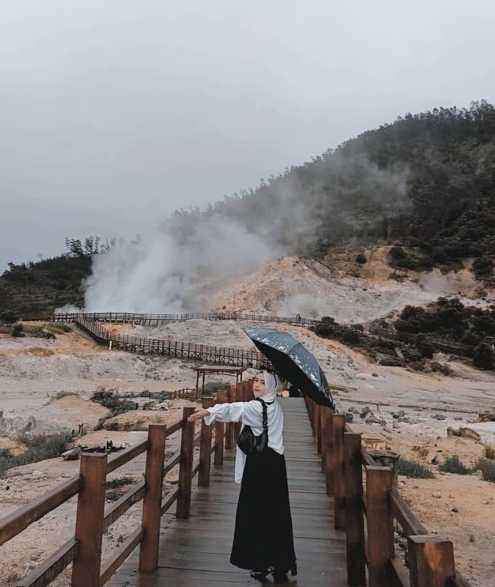 kawah sikidang dieng banjarnegara