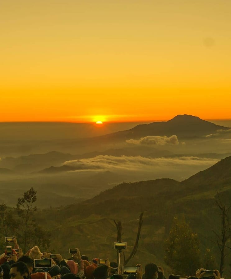 sunrise bukit sikunir