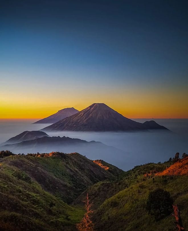 sunrise gunung prau