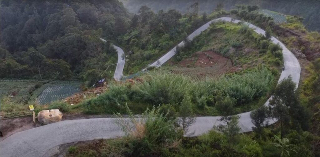 tol kahyangan dieng